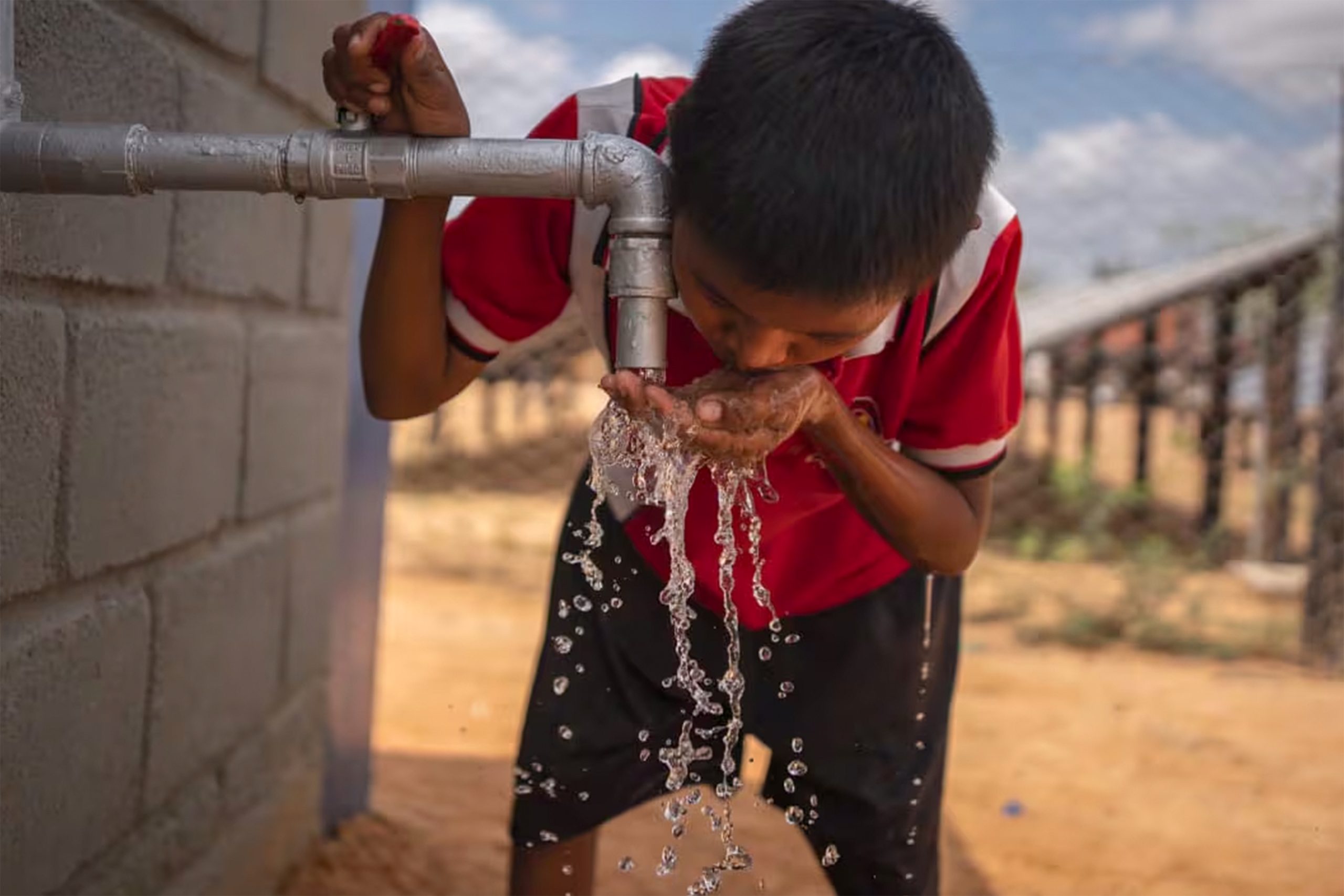 Problemática de agua en la guajira afecta a niños